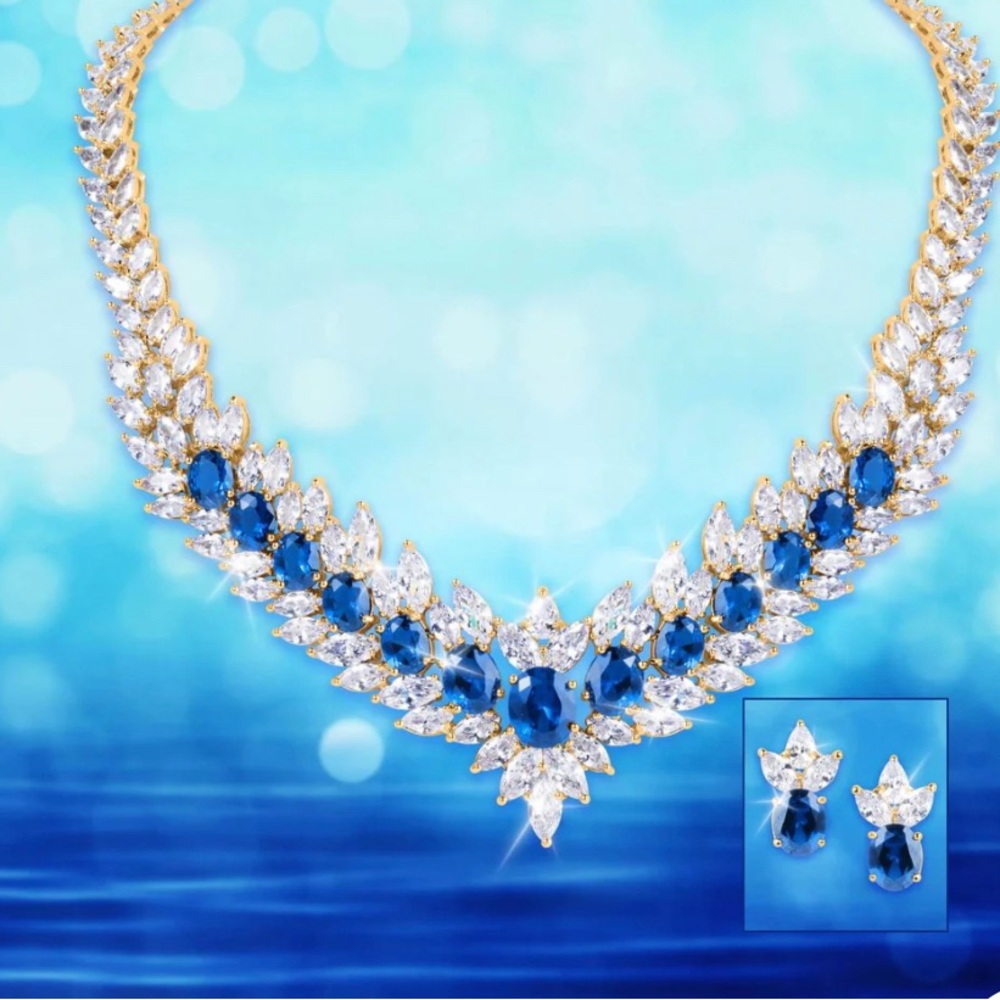AZURE Harmony necklace with matching earrings